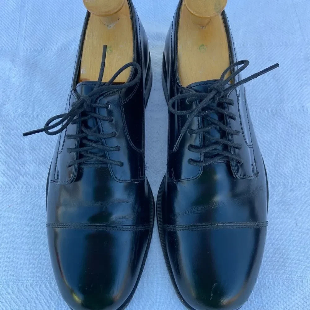 Nunn Bush Size 8.5M Black Leather Cap Toe Oxfords. Worn In TV Show.